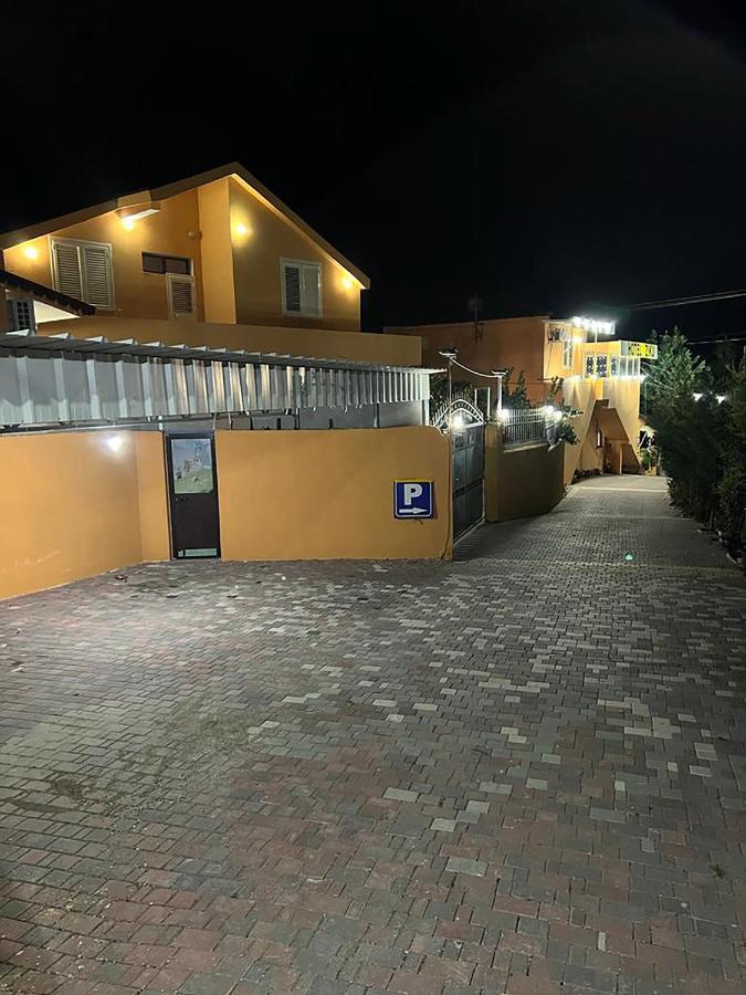 Hotel Ziku Δυρράχιο Εξωτερικό φωτογραφία